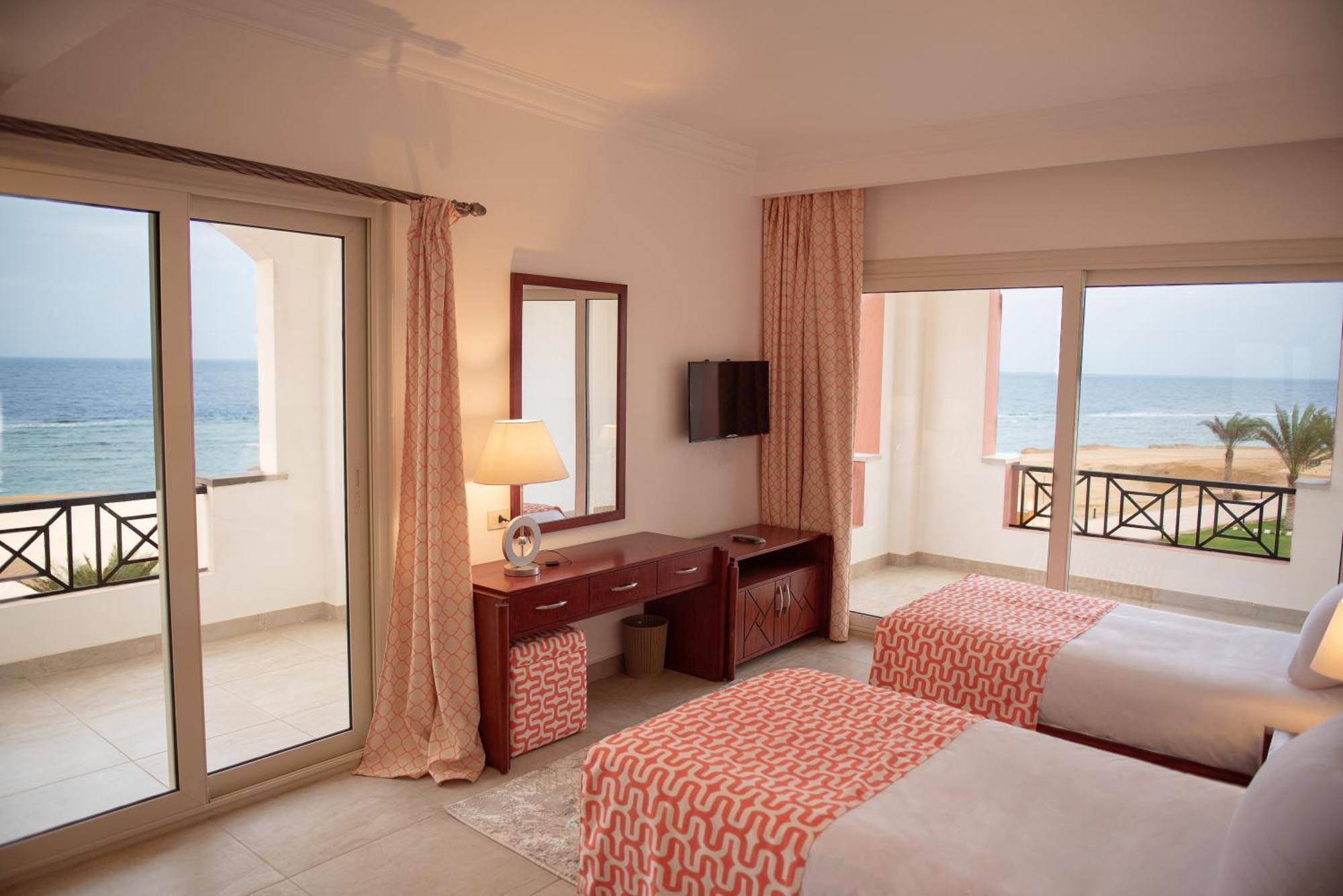 Oyster Bay Beach Resort Abu Dabab Extérieur photo
