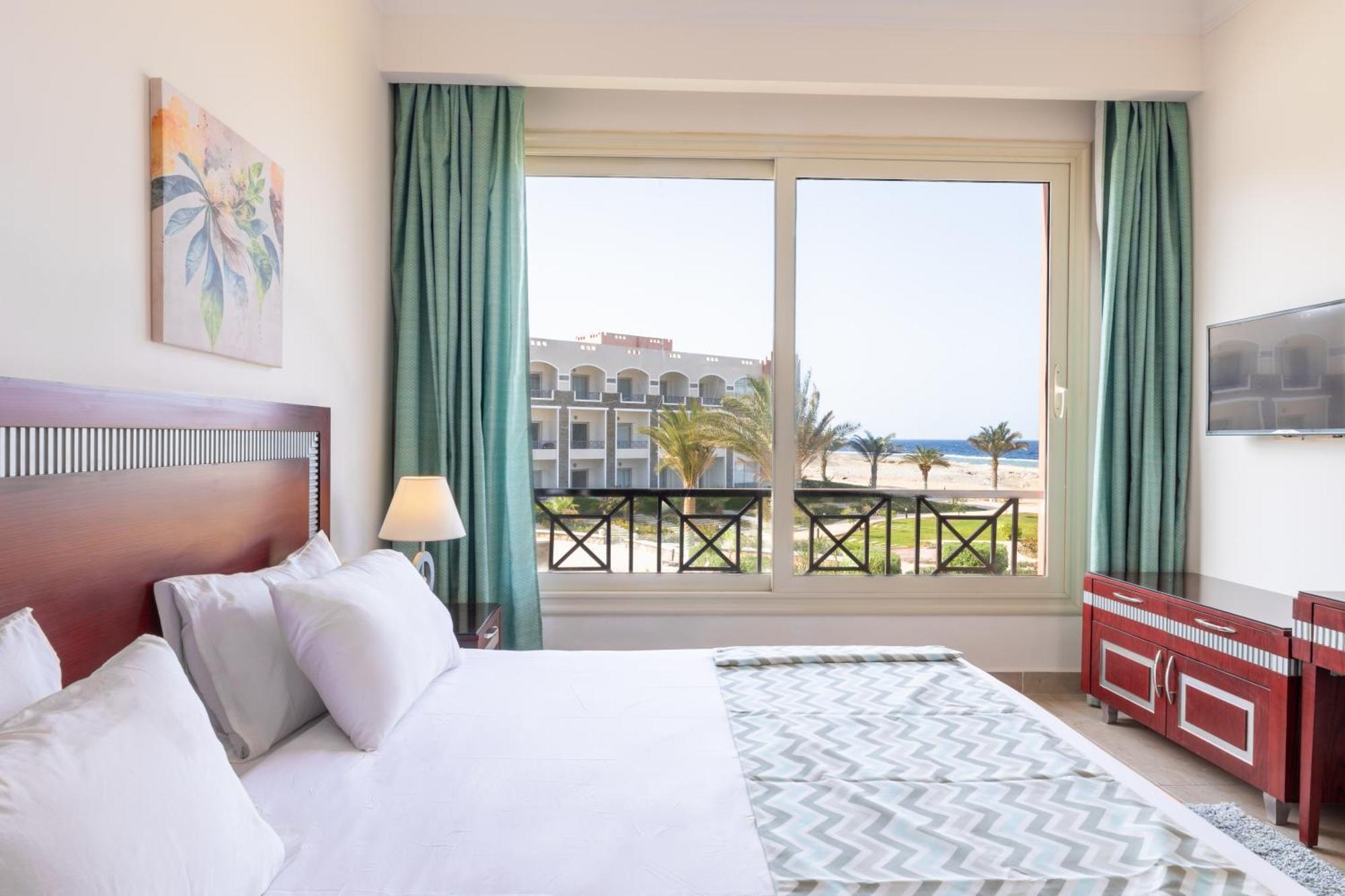 Oyster Bay Beach Resort Abu Dabab Extérieur photo