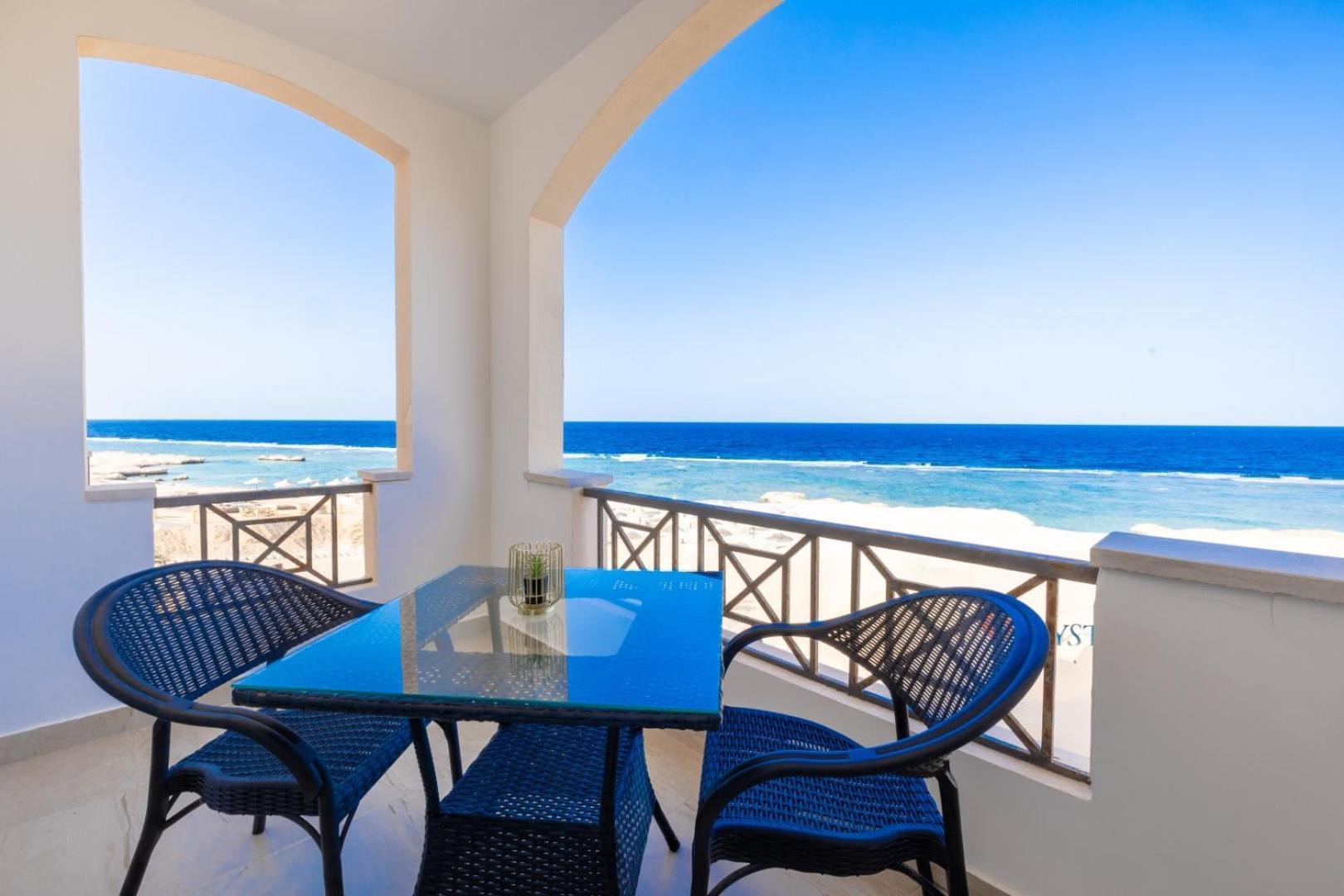 Oyster Bay Beach Resort Abu Dabab Extérieur photo