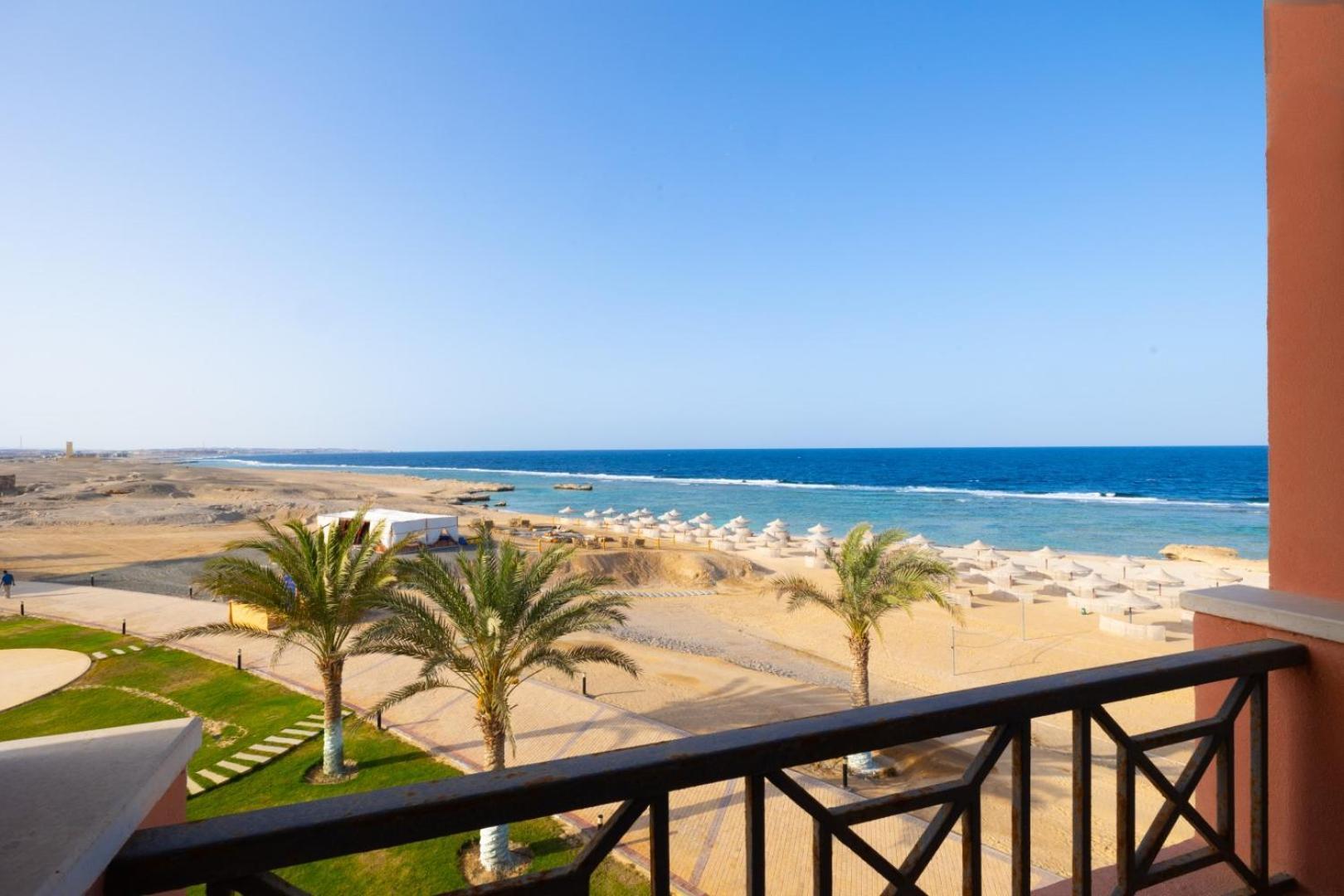 Oyster Bay Beach Resort Abu Dabab Extérieur photo
