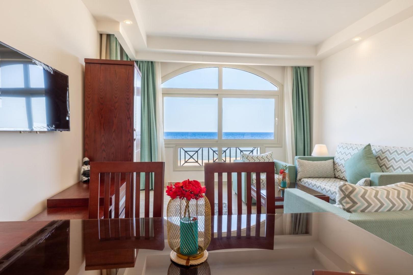 Oyster Bay Beach Resort Abu Dabab Extérieur photo