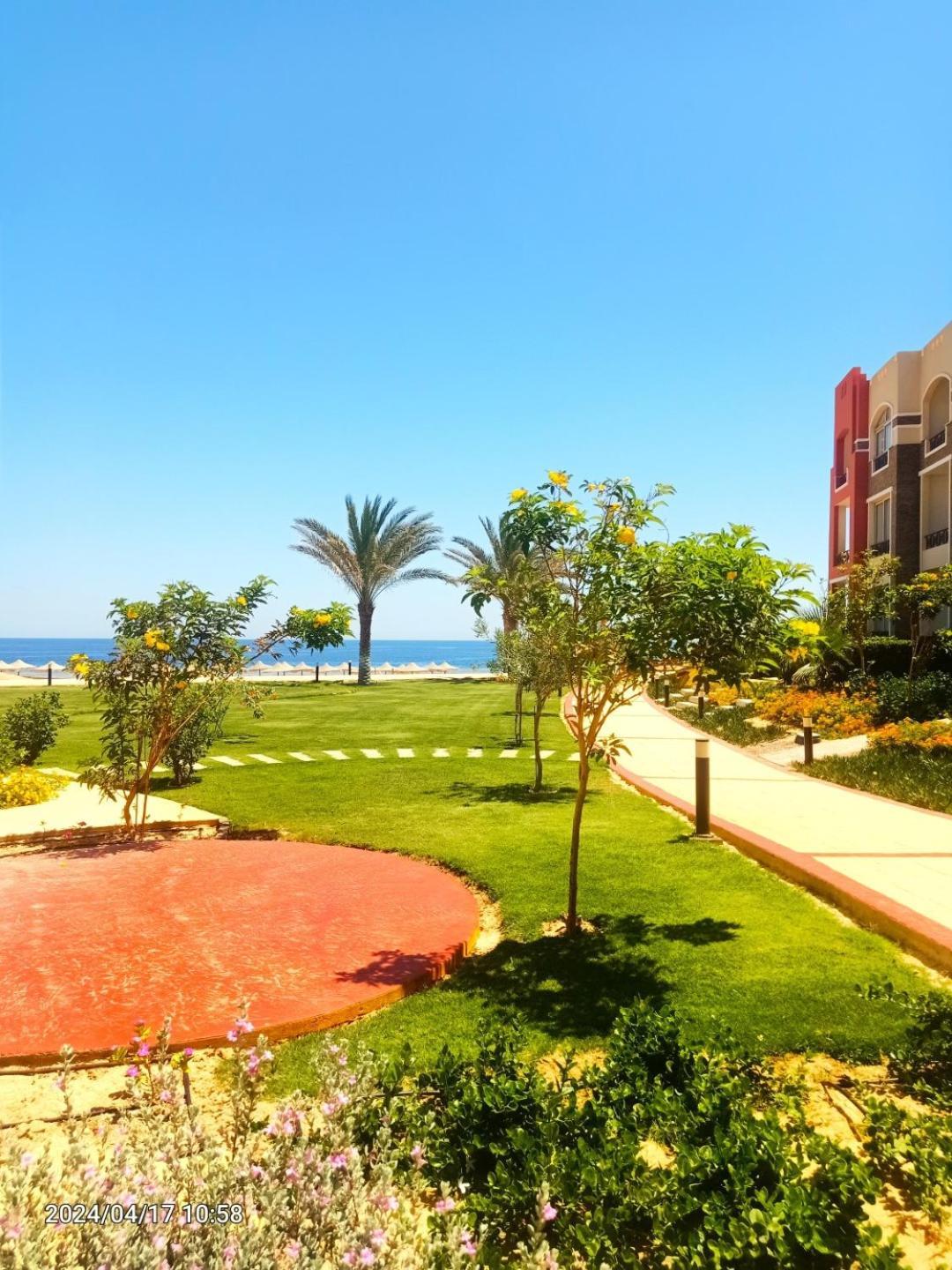 Oyster Bay Beach Resort Abu Dabab Extérieur photo