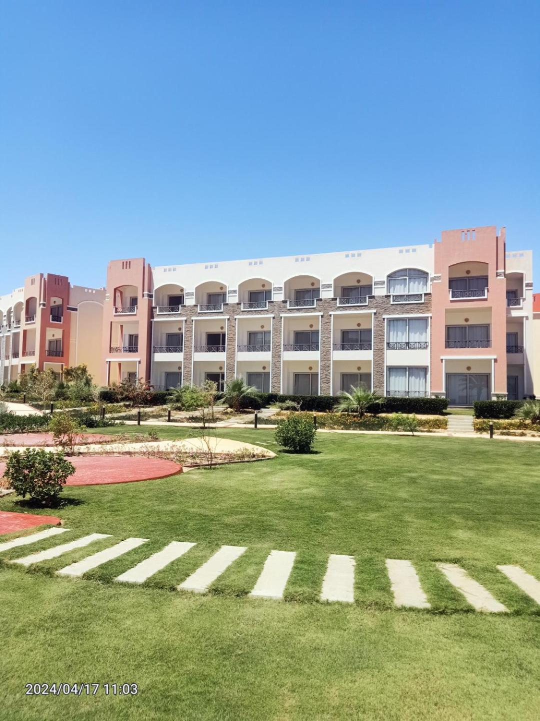 Oyster Bay Beach Resort Abu Dabab Extérieur photo