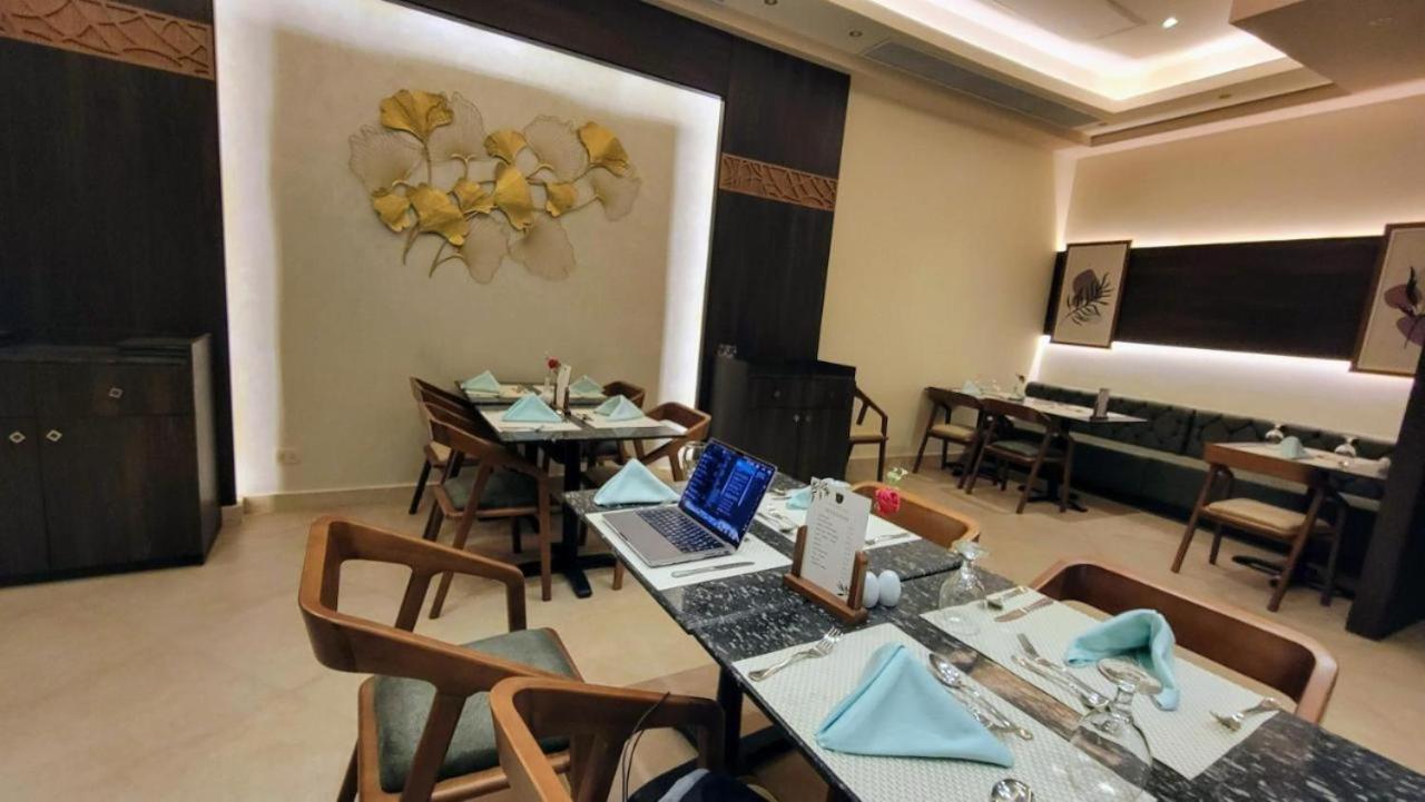 Oyster Bay Beach Resort Abu Dabab Extérieur photo