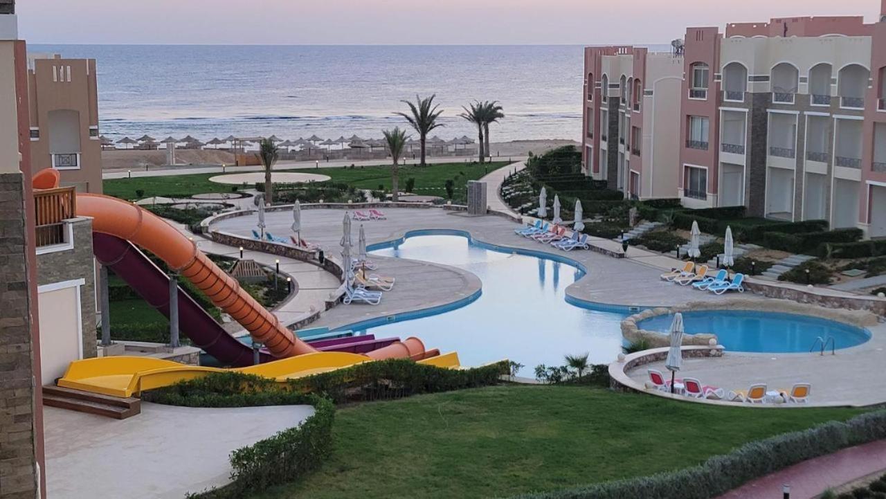 Oyster Bay Beach Resort Abu Dabab Extérieur photo