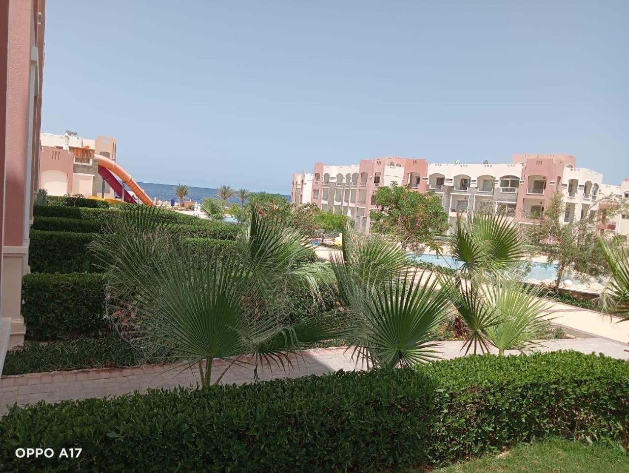 Oyster Bay Beach Resort Abu Dabab Extérieur photo